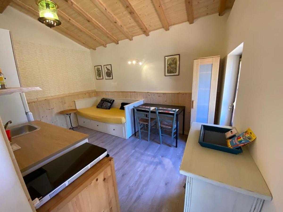 Olive Grove House Apartment มัลเชซิเน ภายนอก รูปภาพ